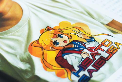 【画材】キャンバス、アクリル絵具(コロプラではAdobe Photoshop, Autodesk Maya, Pixologic ZBrushなどを使用し、キャラや背景デ ザイン、モデリングを担当)